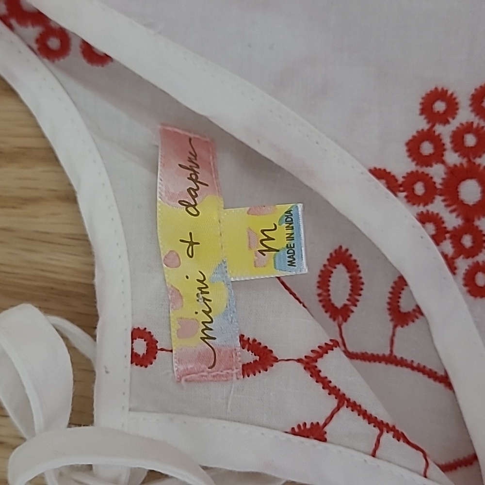 Embroidered top - Picture 3 of 6